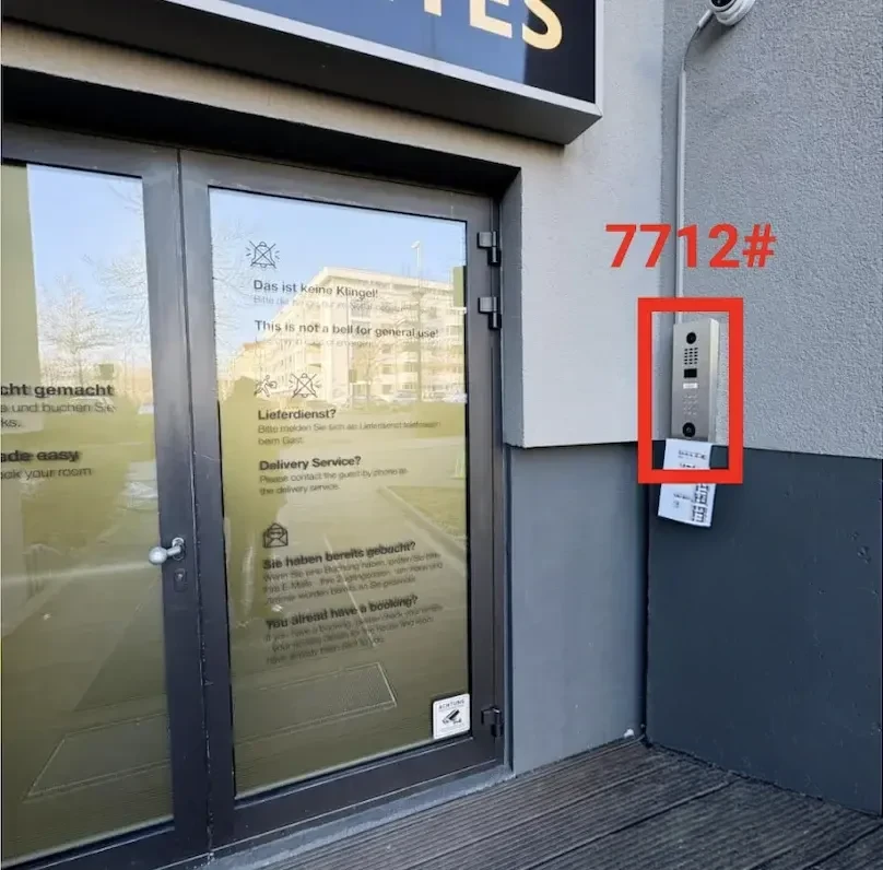 Haupteingang Leipzig Suites mit Zugangscode 7712#